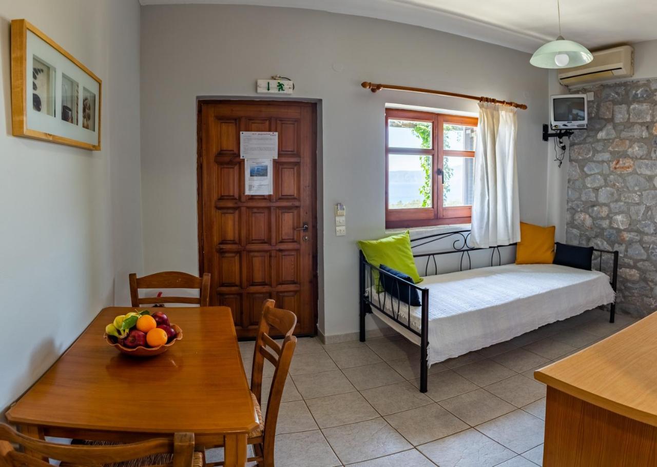 Papanestoras Apartments Kardamyli Extérieur photo